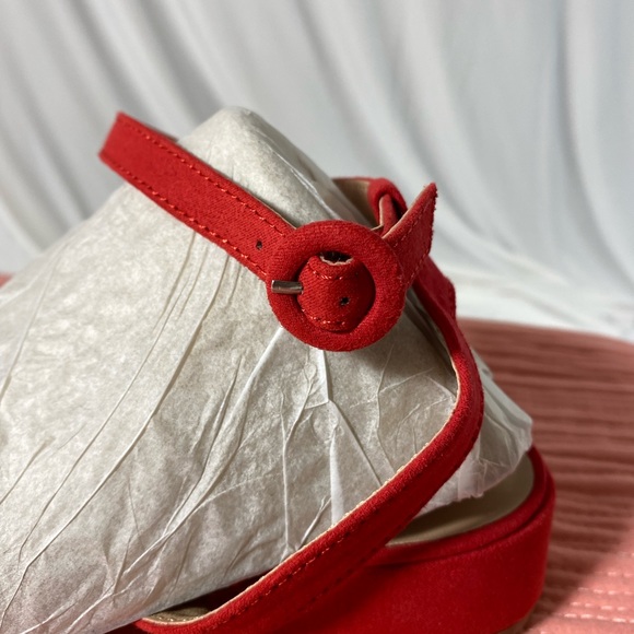 Red a . nee . day sandal, size 9.5 - Picture 4 of 8